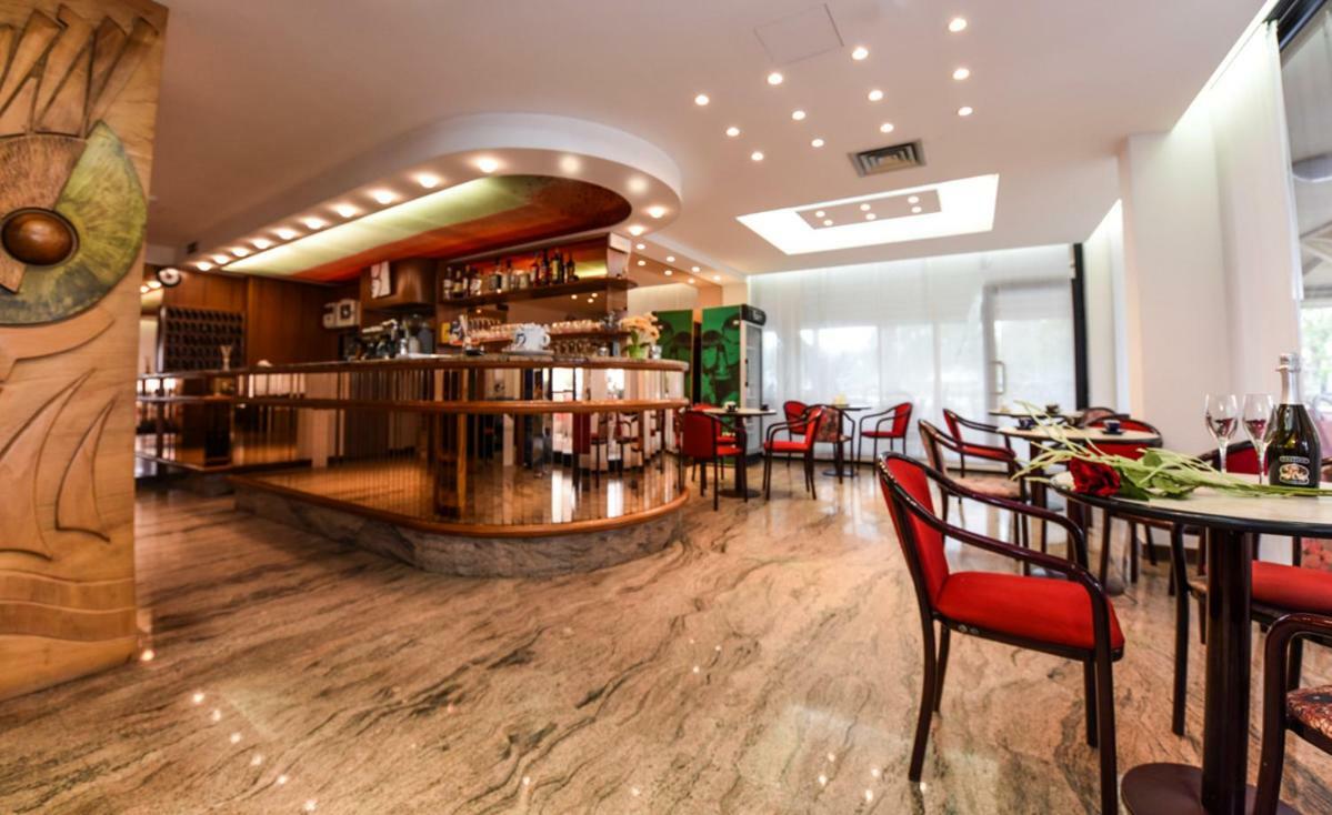 Hotel Caesar Misano Adriatico Exteriér fotografie