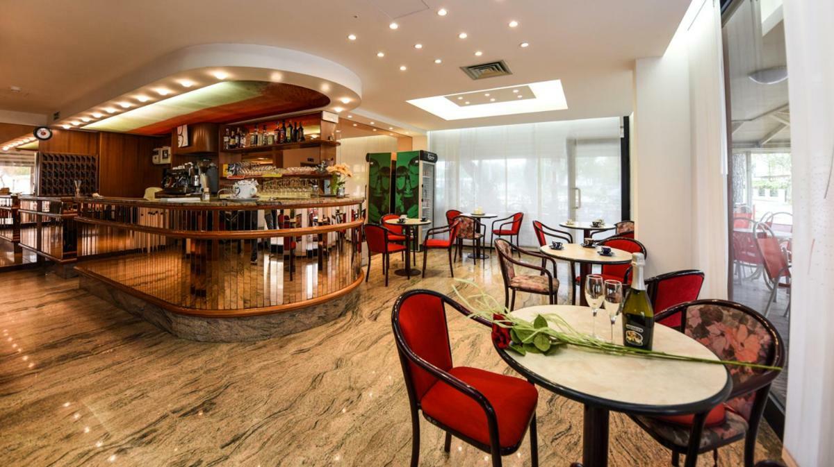 Hotel Caesar Misano Adriatico Exteriér fotografie